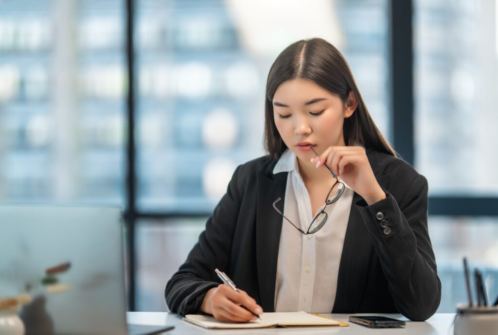 Importance de la formule je me permets de revenir vers vous dans le monde des affaires